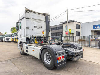 2017-mercedes-benz-actros-1845-1461017-47718042