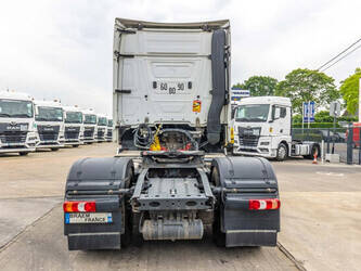 2017-mercedes-benz-actros-1845-1461017-47718043