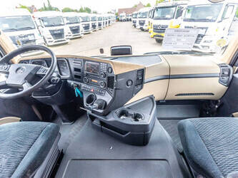 2018-mercedes-benz-actros-1845-1461018-47718063
