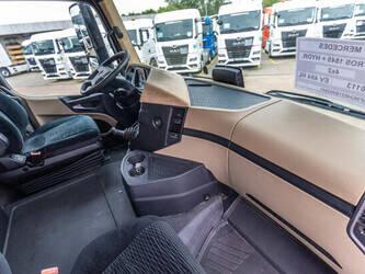 2018-mercedes-benz-actros-1845-1461018-47718070