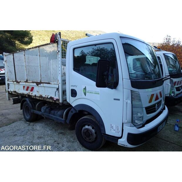 2010 Renault Maxity-47729541