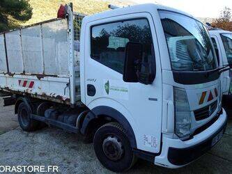 2010-renault-maxity-1461143-47729541