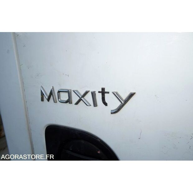 2010 Renault Maxity-47729545