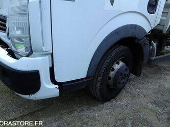 2010-renault-maxity-1461143-47729548