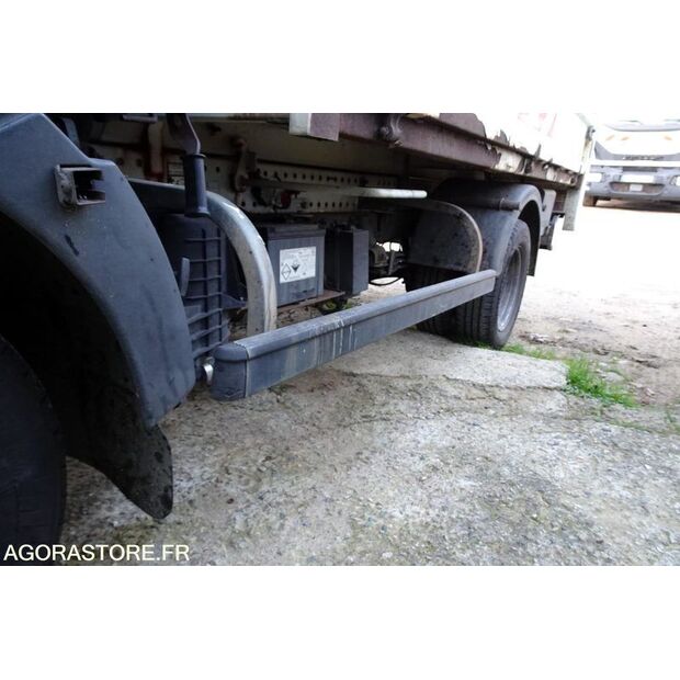 2010 Renault Maxity-47729549