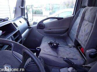 2010-renault-maxity-1461143-47729558