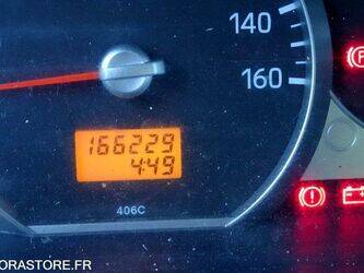 2010-renault-maxity-1461143-47729565