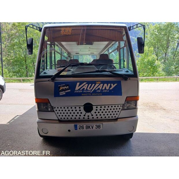 2000 Mercedes-Benz 814-47729657