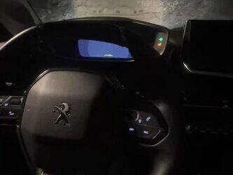 peugeot-208-47729714