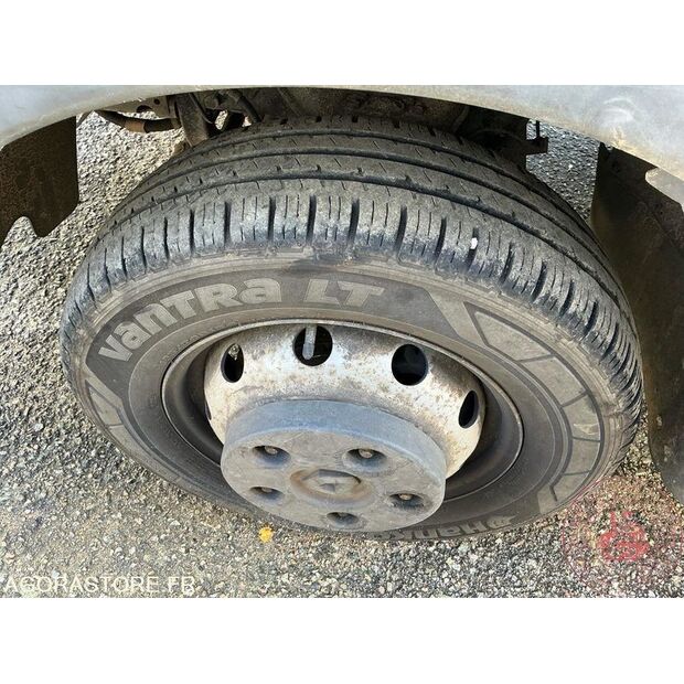 2012 Renault Maxity-47729931