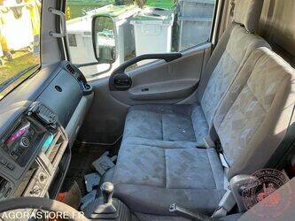 2012-renault-maxity-1461158-47729934