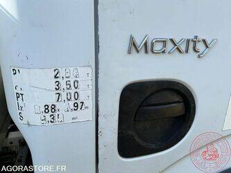 2012-renault-maxity-1461158-47729937
