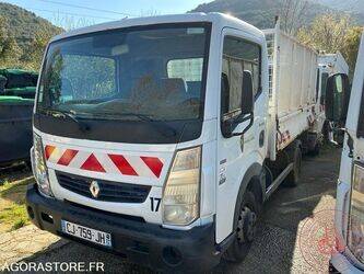 2012-renault-maxity-1461158-47729940