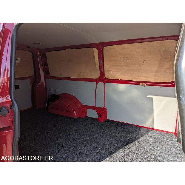 Volkswagen Transporter-47729967