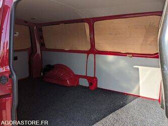 volkswagen-transporter-1461159-47729967