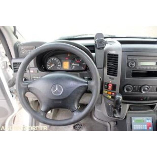2013 Mercedes-Benz SPRINTER-47730253