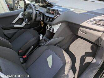 2018-peugeot-208-1461174-47730333