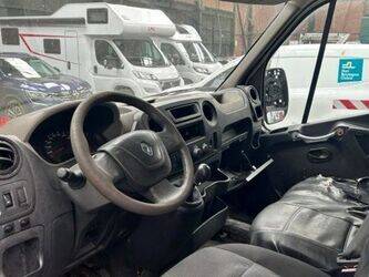2016-renault-master-1461180-47730445