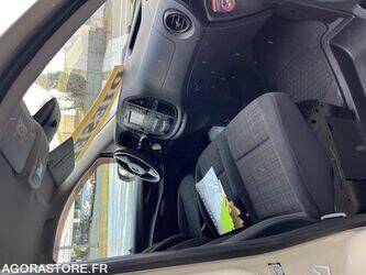 2015-mercedes-benz-vito-1461184-47730556