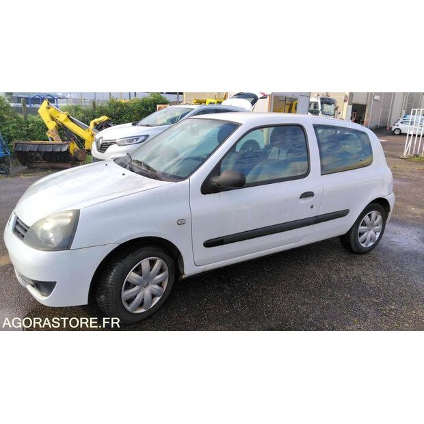 2006 Renault Clio-47730932
