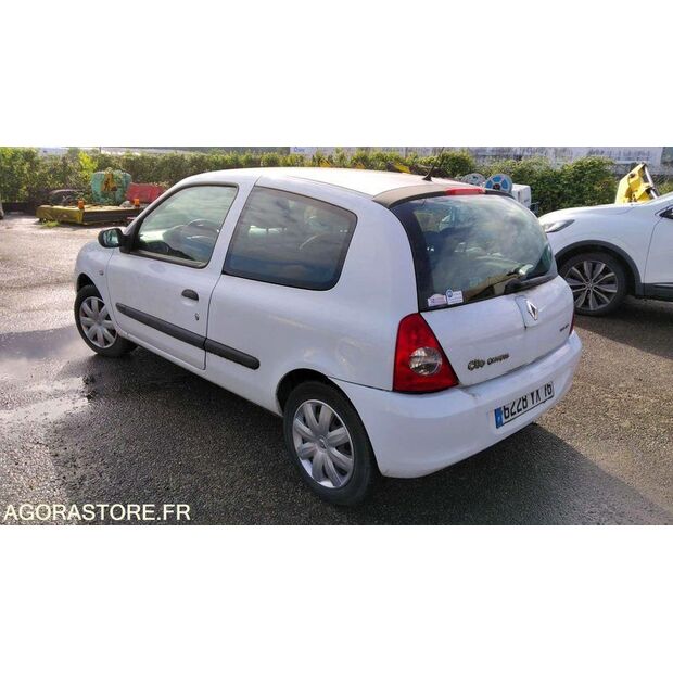 2006 Renault Clio-47730933