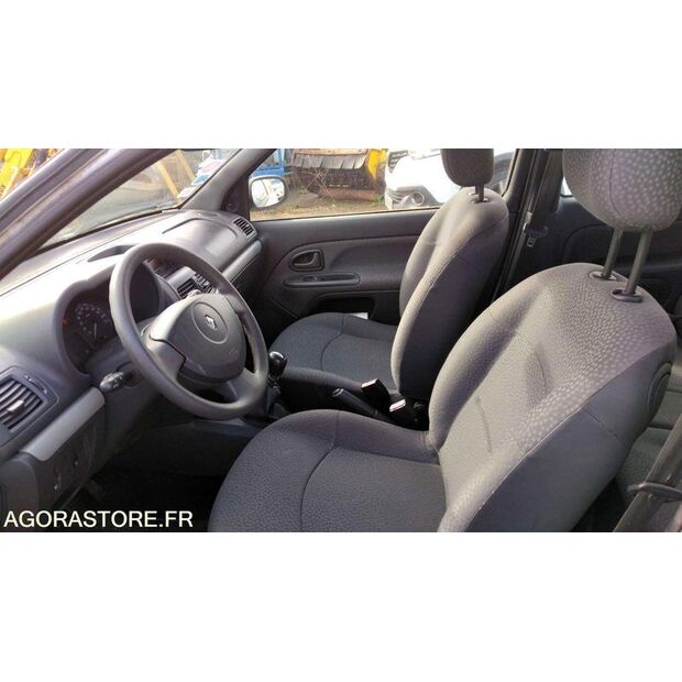 2006 Renault Clio-47730936