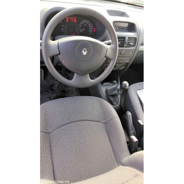 2006 Renault Clio-47730937