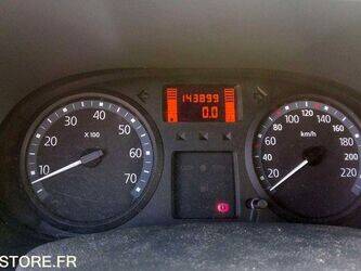 2006-renault-clio-1460919-47730939