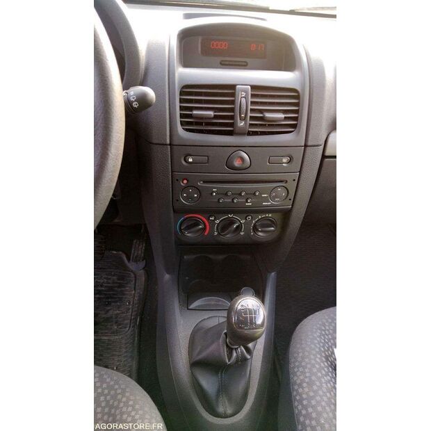 2006 Renault Clio-47730948
