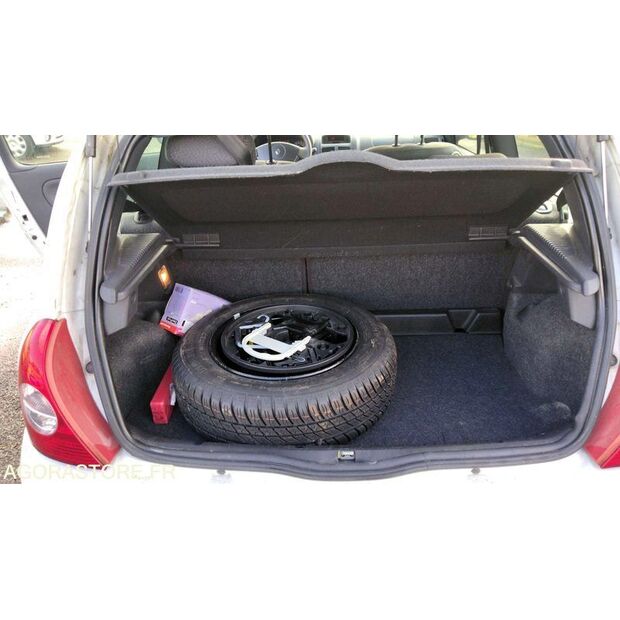 2006 Renault Clio-47730952