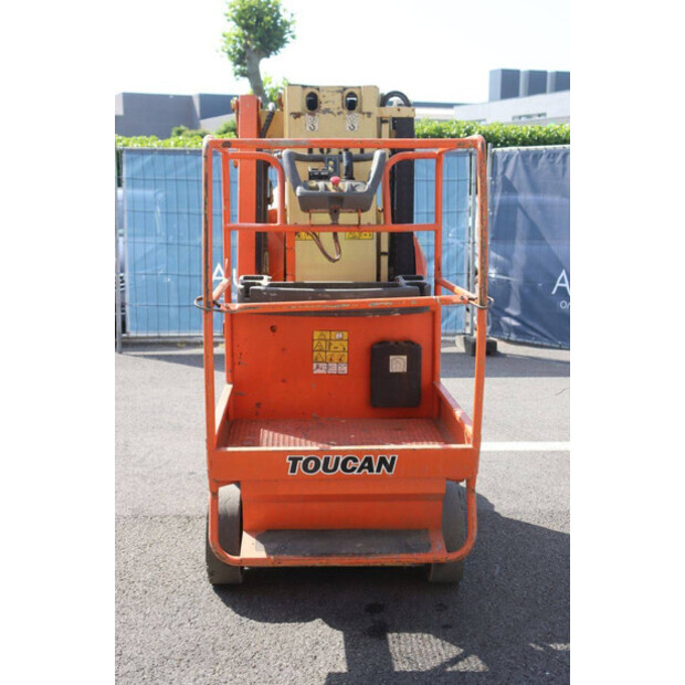 2012 جيه ال جي TOUCAN 8E-47734220