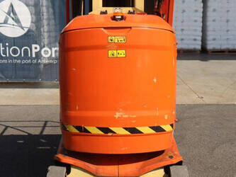 2012-jlg-toucan-8e-1461203-47734223