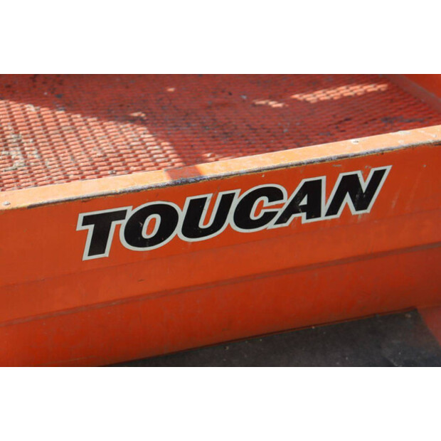 2012 جيه ال جي TOUCAN 8E-47734230