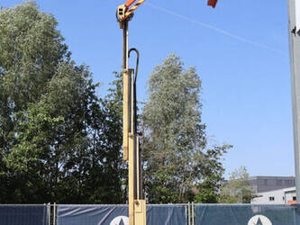 2012-jlg-toucan-8e-1461203-47734236