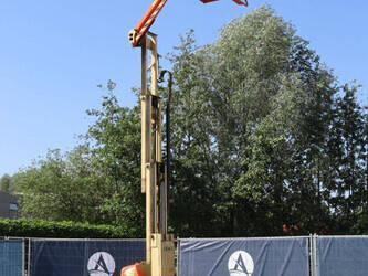2012-jlg-toucan-8e-1461203-47734237