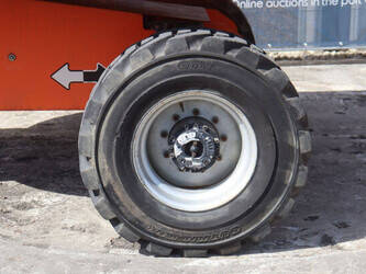 2013-jlg-400s-47734260