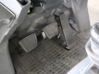 2013-mitsubishi-fg18nt-1461221-47734784