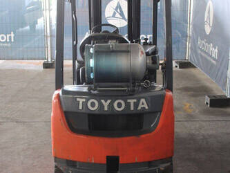 2017-toyota-02-8fgf15-1461236-47735233