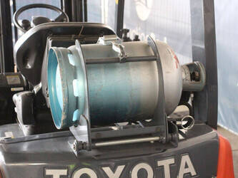 2017-toyota-02-8fgf15-1461236-47735247