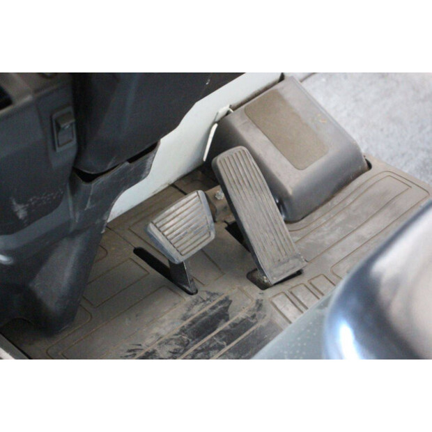 2016 UNICARRIERS AG1N1L18Q-47735407