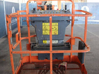 2013-jlg-e300ajp-1461253-47735738