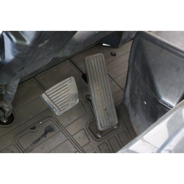 2015 UNICARRIERS G1Q2L25Q-47735844