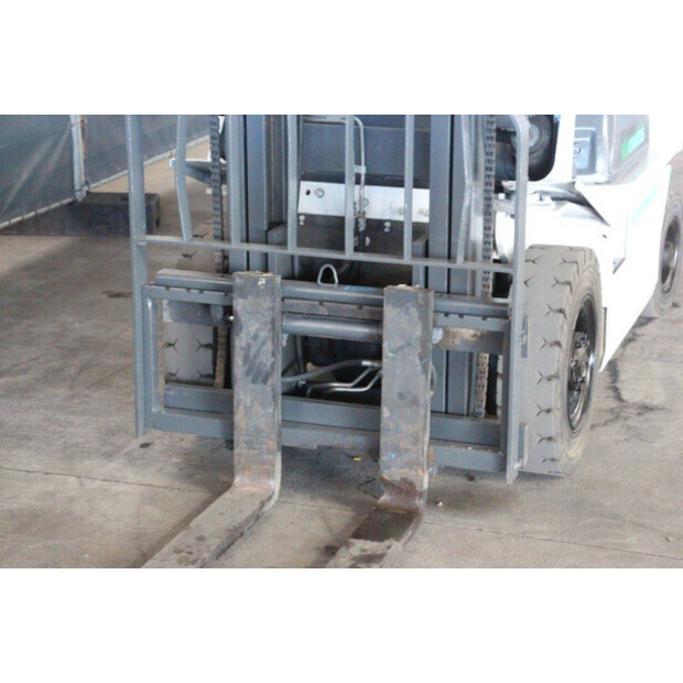 2014 يونيكاريرز U1D2A25LQ-47735917