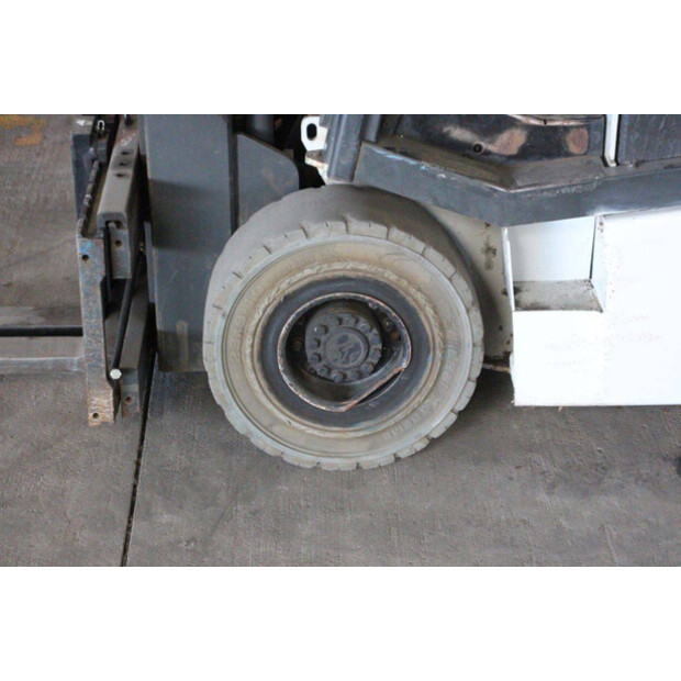 2015 UNICARRIERS G1Q2L25Q-47736106