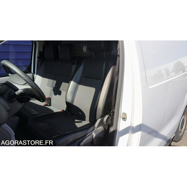 2019 Peugeot Expert-47753329