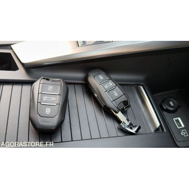 2022 Peugeot 308-47753400