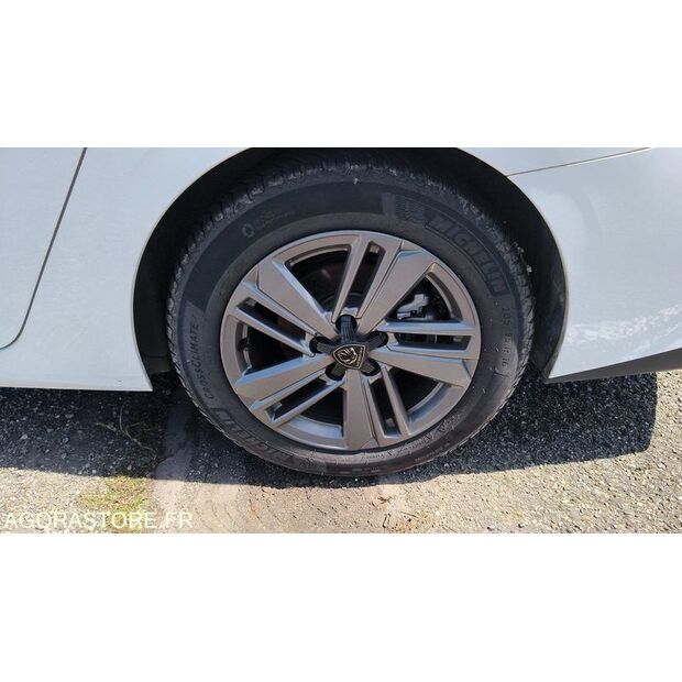 2022 Peugeot 308-47753431