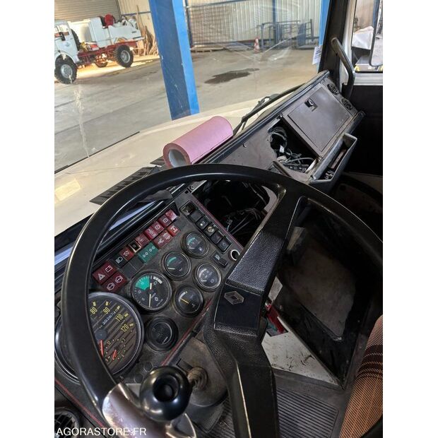 1992 Renault C280-47753460