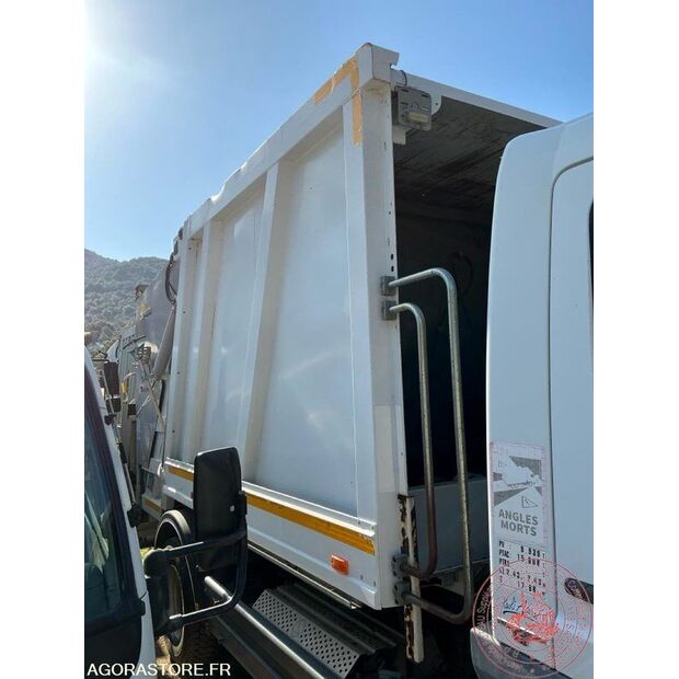 2016 Mercedes-Benz ATEGO-47754094