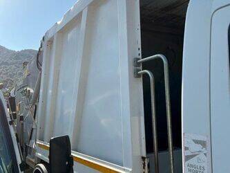 2016-mercedes-benz-atego-1461186-47754094